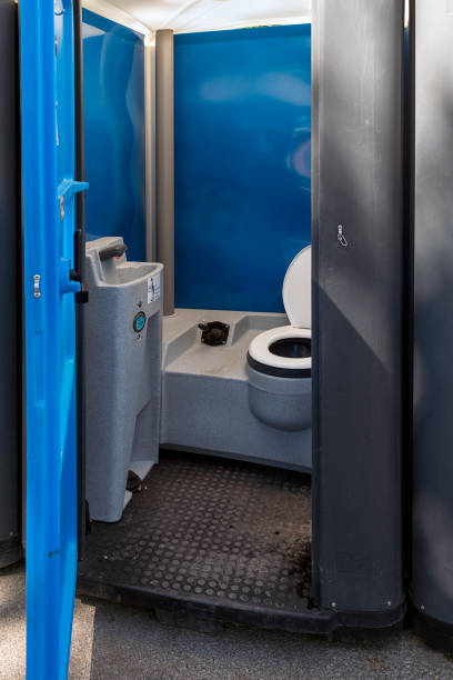 Best Porta potty delivery and setup  in Fircrest, WA
